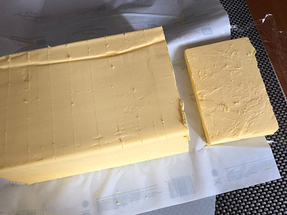 5kgバターの切り出し1つ完了